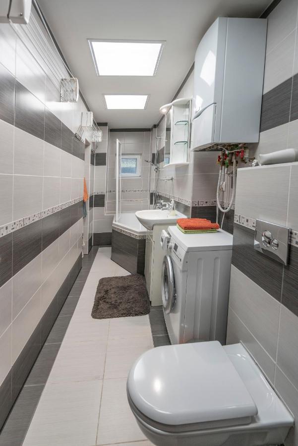 Apartment Ferdinand Κάρλοβι Βάρι Εξωτερικό φωτογραφία
