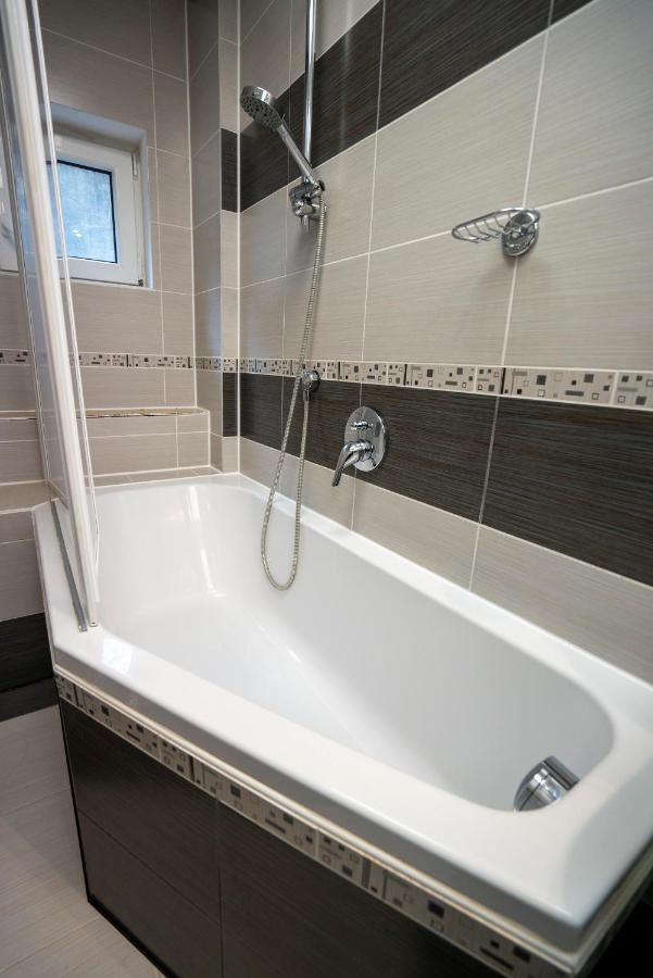 Apartment Ferdinand Κάρλοβι Βάρι Εξωτερικό φωτογραφία
